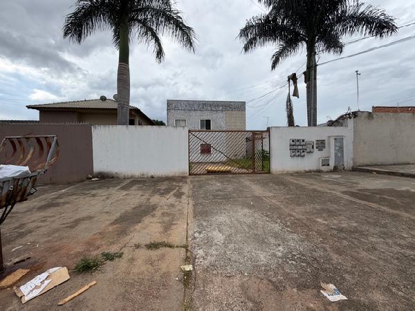 Vende-se em Cidade Ocidental-GO  apto, 84.13 de área total, 46.74 de área privativa,  2_qto(s), a.serv, WC, 1_sala(s), cozinha, 1_vaga(s) de garagem.