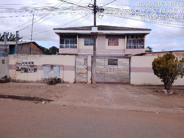 Vende-se em Cidade Ocidental-GO  apto, 81.91 de área total, 46.10 de área privativa,  2_qto(s), a.serv, WC, 1_sala(s), cozinha, 1_vaga(s) de garagem.
