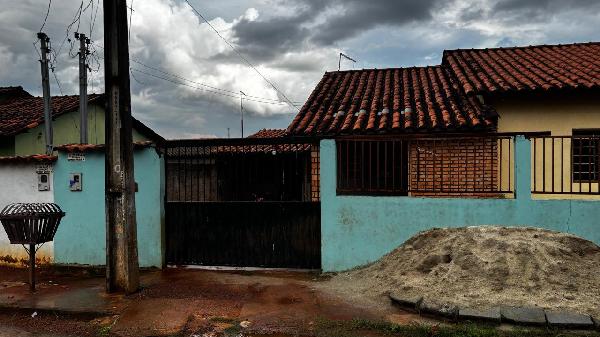 Vende-se em Luziania-GO  Casa, 56.89 de área privativa, 173.75 de área do terreno,  2_qto(s), a.serv, WC, 1_sala(s), cozinha, 1_vaga(s) de garagem.