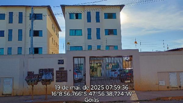 Vende-se em Luziania-GO  apto, 76.62 de área total, 58.66 de área privativa,  2_qto(s), a.serv, WC, 1_sala(s), cozinha, 1_vaga(s) de garagem.