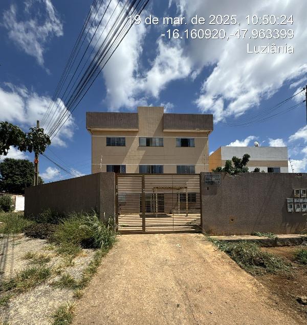 Vende-se em Luziania-GO  apto, 67.45 de área total, 61.26 de área privativa,  2_qto(s), a.serv, WC, 1_sala(s), cozinha, 1_vaga(s) de garagem.