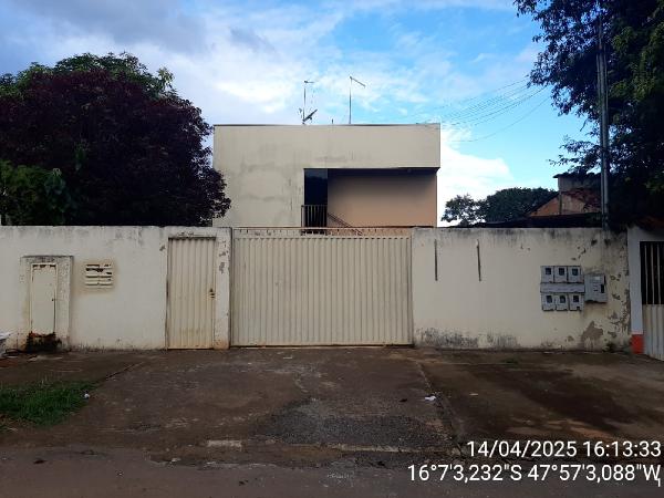 Vende-se em Cidade Ocidental-GO  apto, 82.92 de área total, 48.00 de área privativa,  2_qto(s), WC, 1_vaga(s) de garagem.
