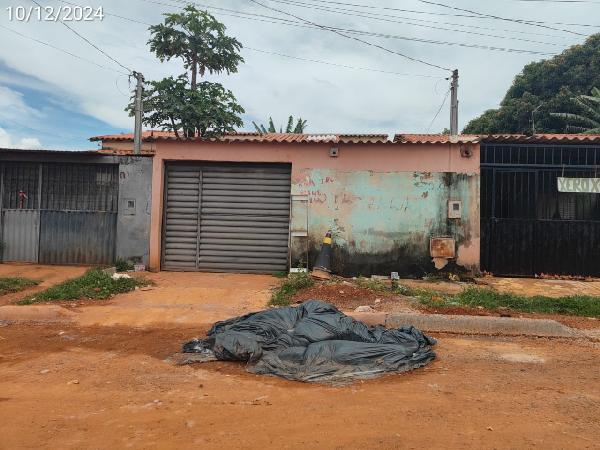 Vende-se em Luziania-GO  Casa, 63.40 de área privativa, 180.00 de área do terreno,  2_qto(s), varanda, a.serv, WC, 1_sala(s), cozinha, 1_vaga(s) de garagem.