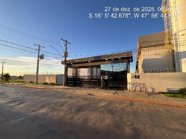 Vende-se em Cidade Ocidental-GO  apto, 94.38 de área total, 53.44 de área privativa,  2_qto(s), varanda, WC, 1_sala(s), cozinha, 1_vaga(s) de garagem.