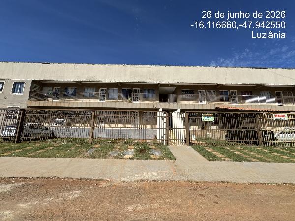 Vende-se em Cidade Ocidental-GO  apto, 52.71 de área total, 52.71 de área privativa,  2_qto(s), a.serv, WC, 1_sala(s), cozinha, 1_vaga(s) de garagem.