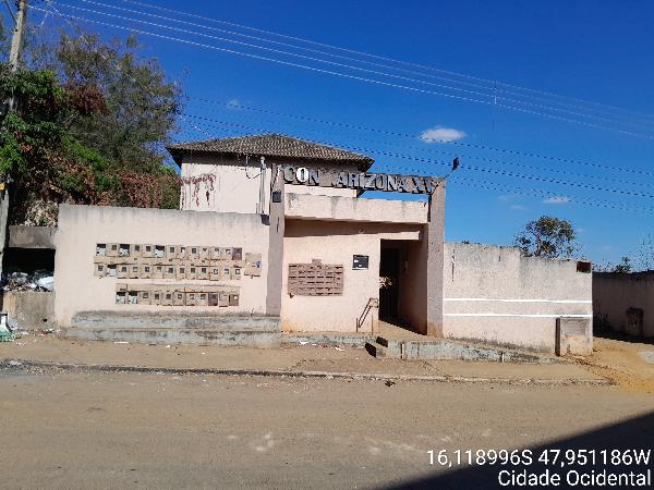 Vende-se em Cidade Ocidental-GO  apto, 214.07 de área total, 47.37 de área privativa,  2_qto(s), a.serv, WC, 1_sala(s), cozinha, 1_vaga(s) de garagem.