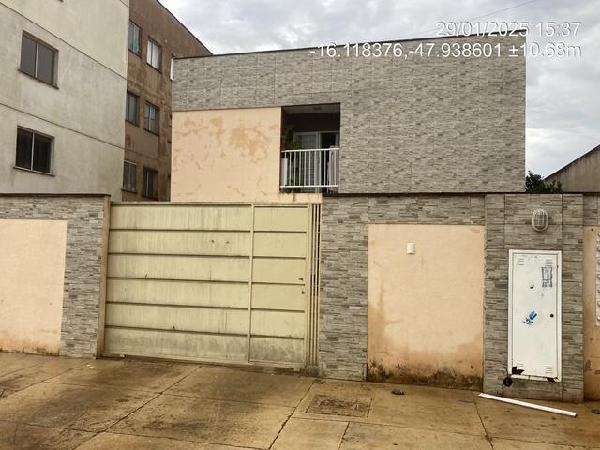 Vende-se em Cidade Ocidental-GO  apto, 82.78 de área total, 52.43 de área privativa,  2_qto(s), varanda, a.serv, WC, 1_sala(s), cozinha, 1_vaga(s) de garagem.