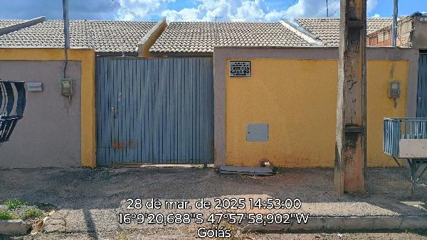 Vende-se em Luziania-GO  Casa, 81.37 de área total, 81.37 de área privativa, 180.00 de área do terreno,  2_qto(s), a.serv, WC.