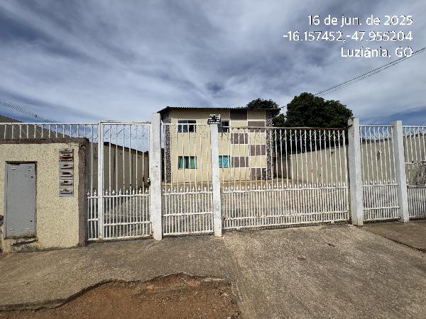 Vende-se em Luziania-GO  apto, 65.72 de área total, 55.16 de área privativa,  2_qto(s), a.serv, WC, 1_sala(s), cozinha, 1_vaga(s) de garagem.