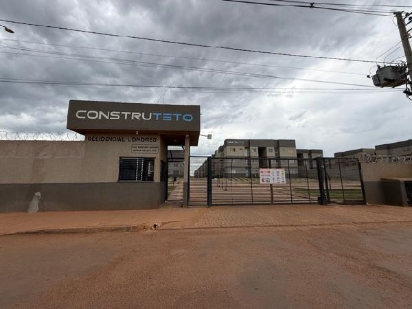 Vende-se em Cidade Ocidental-GO  apto, 84.63 de área total, 41.78 de área privativa,  2_qto(s), a.serv, WC, 1_sala(s), cozinha, 1_vaga(s) de garagem.