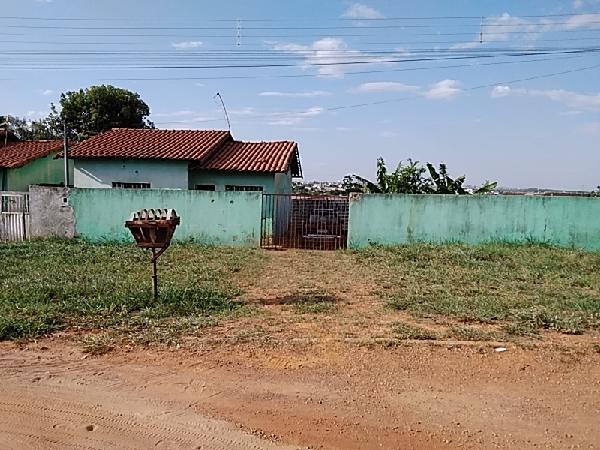 Vende-se em Luziania-GO  Casa, 58.42 de área total, 58.42 de área privativa, 207.44 de área do terreno,  2_qto(s), WC, 1_sala(s), cozinha, 1_vaga(s) de garagem.