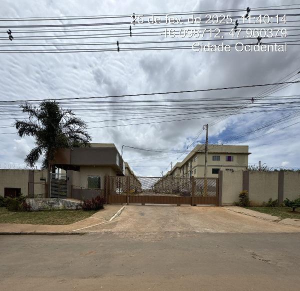 Vende-se em Cidade Ocidental-GO  apto, 97.88 de área total, 47.95 de área privativa,  2_qto(s), WC, 1_sala(s), cozinha, 1_vaga(s) de garagem.