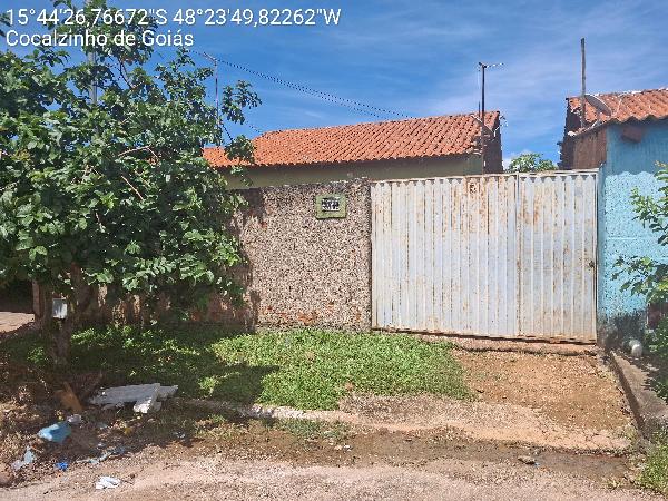 Vende-se em Cocalzinho De Goias-GO  Casa, 51.12 de área privativa, 180.00 de área do terreno,  2_qto(s), a.serv, WC, 1_sala(s), cozinha, 1_vaga(s) de garagem.