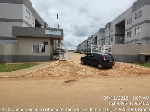 Vende-se em Cidade Ocidental-GO  apto, 82.66 de área total, 43.04 de área privativa,  2_qto(s), a.serv, WC, 1_sala(s), cozinha, 1_vaga(s) de garagem.