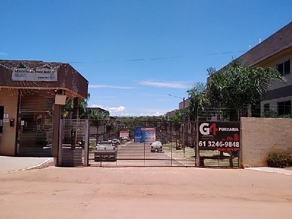 Vende-se em Cidade Ocidental-GO  apto, 93.66 de área total, 53.86 de área privativa,  2_qto(s), varanda, a.serv, WC, 1_sala(s), cozinha, 1_vaga(s) de garagem.