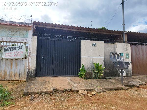 Vende-se em Luziania-GO  Casa, 64.70 de área total, 64.70 de área privativa, 180.00 de área do terreno,  2_qto(s), varanda, a.serv, WC, 1_sala(s), cozinha, 1_vaga(s) de garagem.