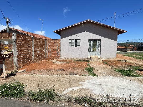 Vende-se em Goianira-GO  Casa, 89.49 de área total, 89.49 de área privativa, 261.04 de área do terreno,  2_qto(s), a.serv, WC, 1_sala(s), cozinha.