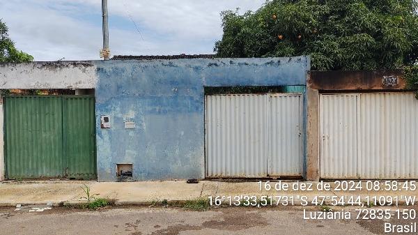 Vende-se em Luziania-GO  Casa, 62.78 de área total, 62.78 de área privativa, 150.00 de área do terreno,  2_qto(s), varanda, a.serv, WC, 1_sala(s), cozinha.
