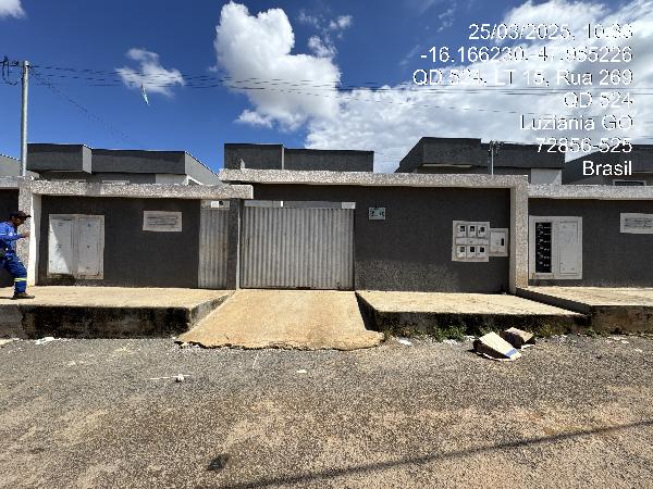 Vende-se em Luziania-GO  apto, 59.53 de área total, 59.53 de área privativa,  2_qto(s), a.serv, WC, 1_sala(s), cozinha, 1_vaga(s) de garagem.