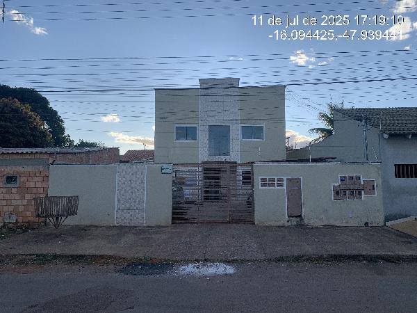 Vende-se em Cidade Ocidental-GO  apto, 79.69 de área total, 87.38 de área privativa,  2_qto(s), a.serv, WC, 1_sala(s), cozinha, 1_vaga(s) de garagem.