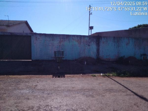 Vende-se em Luziania-GO  Casa, 104.67 de área total, 104.67 de área privativa, 450.00 de área do terreno,  2_qto(s), a.serv, WC, 1_sala(s), cozinha, 1_vaga(s) de garagem.