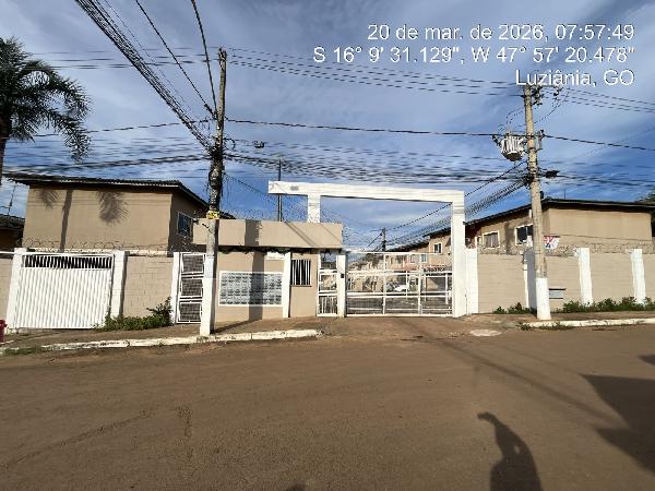 Vende-se em Luziania-GO  apto, 48.04 de área total, 44.23 de área privativa,  2_qto(s), WC, 1_sala(s), cozinha, 1_vaga(s) de garagem.