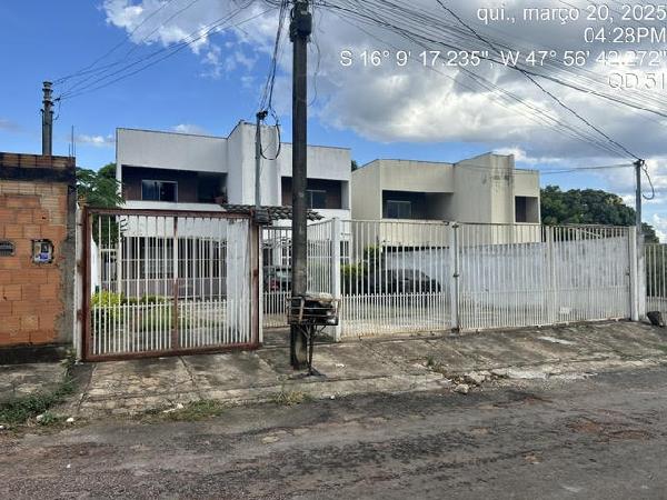 Vende-se em Luziania-GO  apto, 73.22 de área total, 69.28 de área privativa,  2_qto(s), a.serv, WC, 1_sala(s), cozinha.