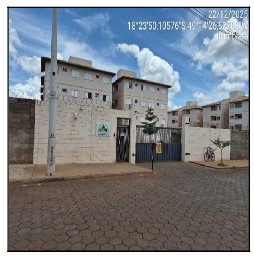 Vende-se em Itumbiara-GO  apto, 83.02 de área total, 64.99 de área privativa,  2_qto(s), varanda, a.serv, WC, 1_sala(s), cozinha, 1_vaga(s) de garagem.