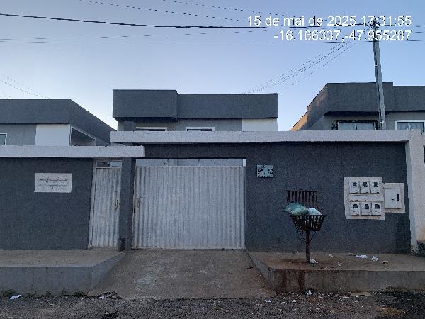 Vende-se em Luziania-GO  apto, 70.55 de área total, 56.15 de área privativa,  2_qto(s), a.serv, WC, 1_sala(s), cozinha, 1_vaga(s) de garagem.