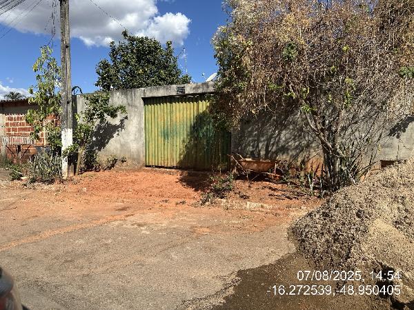 Vende-se em Cocalzinho De Goias-GO  Casa, 48.68 de área total, 48.68 de área privativa, 300.00 de área do terreno,  2_qto(s), a.serv, WC, 1_sala(s), cozinha.