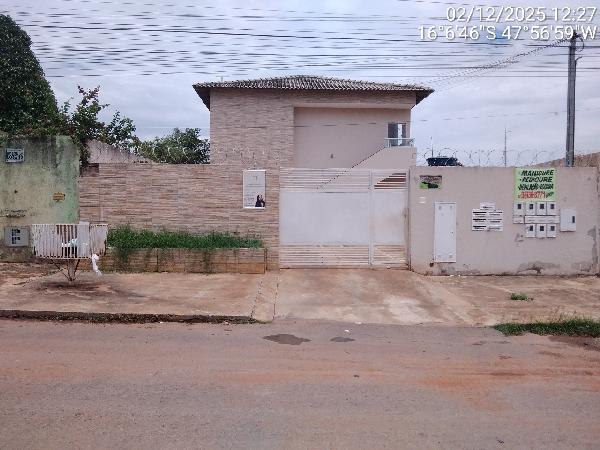 Vende-se em Cidade Ocidental-GO  apto, 64.14 de área total, 53.34 de área privativa,  2_qto(s), varanda, a.serv, WC, 1_sala(s), cozinha, 1_vaga(s) de garagem.