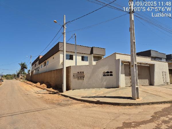 Vende-se em Luziania-GO  apto, 69.88 de área total, 55.77 de área privativa,  2_qto(s), a.serv, WC, 1_sala(s), cozinha, 1_vaga(s) de garagem.
