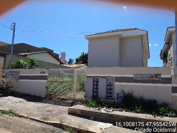 Vende-se em Cidade Ocidental-GO  apto, 79.04 de área total, 41.91 de área privativa,  2_qto(s), a.serv, WC, 1_sala(s), cozinha, 1_vaga(s) de garagem.