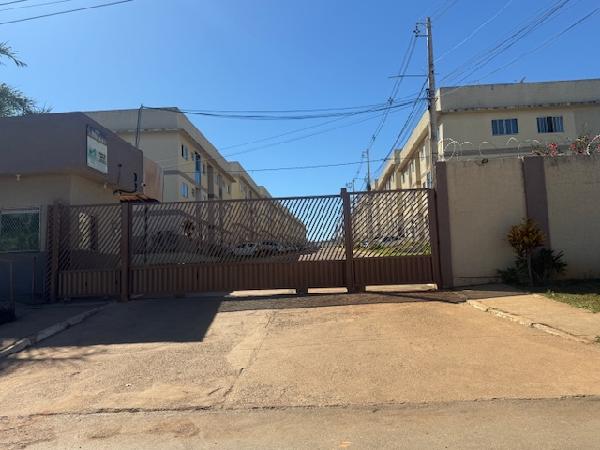 Vende-se em Cidade Ocidental-GO  apto, 95.99 de área total, 47.95 de área privativa,  2_qto(s), varanda, a.serv, WC, 1_sala(s), cozinha, 1_vaga(s) de garagem.