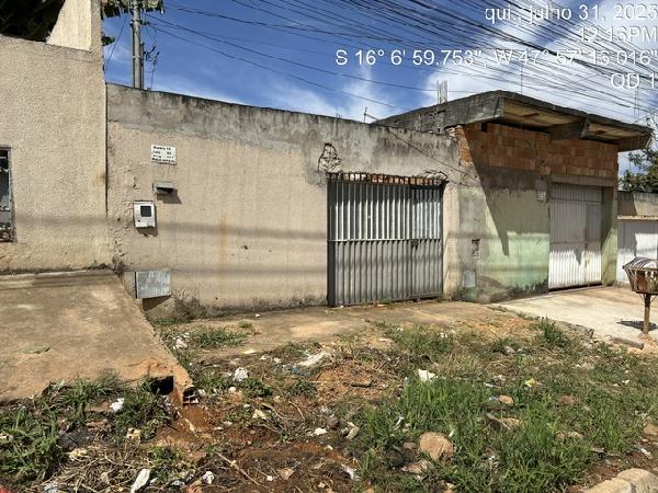 Vende-se em Cidade Ocidental-GO  Casa, 73.65 de área total, 73.65 de área privativa, 180.00 de área do terreno,  2_qto(s), a.serv, WC, 1_sala(s), cozinha, 1_vaga(s) de garagem.