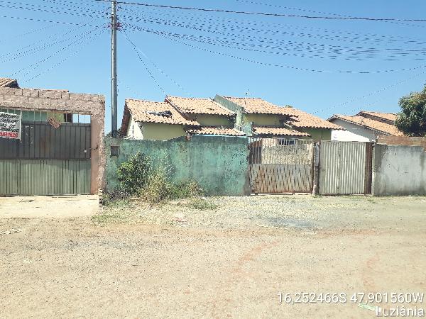 Vende-se em Luziania-GO  Casa, 57.61 de área total, 57.61 de área privativa, 150.00 de área do terreno,  2_qto(s), varanda, a.serv, WC, 1_sala(s), cozinha.