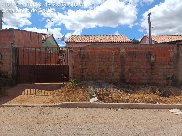 Vende-se em Cocalzinho De Goias-GO  Casa, 47.50 de área total, 47.50 de área privativa, 180.00 de área do terreno,  2_qto(s), a.serv, WC, 1_sala(s), cozinha.