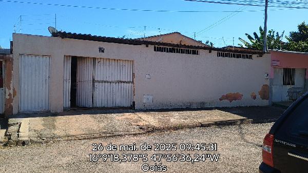 Vende-se em Luziania-GO  Casa, 208.92 de área total, 78.92 de área privativa, 360.00 de área do terreno,  2_qto(s), WC, 2_sala(s), cozinha, 1_vaga(s) de garagem.