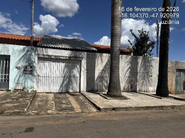 Vende-se em Cidade Ocidental-GO  Casa, 67.00 de área total, 67.00 de área privativa, 145.83 de área do terreno,  2_qto(s), a.serv, WC, 1_sala(s), cozinha, 1_vaga(s) de garagem.