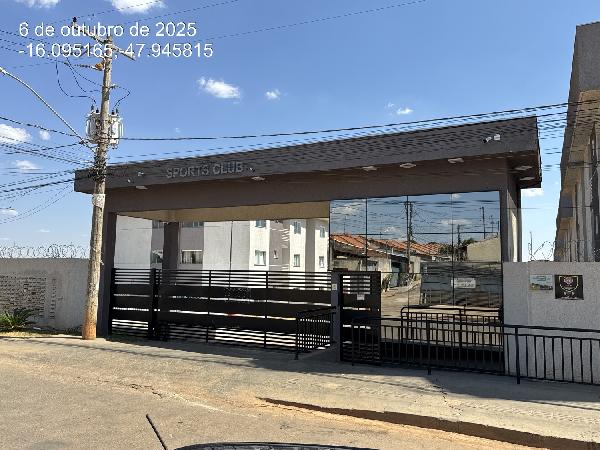 Vende-se em Cidade Ocidental-GO  apto, 53.44 de área total, 53.44 de área privativa,  2_qto(s), varanda, a.serv, WC, 1_sala(s), cozinha, 1_vaga(s) de garagem.