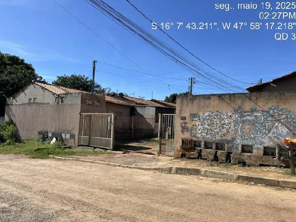 Vende-se em Luziania-GO  Casa, 80.42 de área total, 48.05 de área privativa, 131.25 de área do terreno,  2_qto(s), WC, 1_sala(s), cozinha, 1_vaga(s) de garagem.