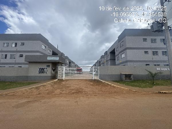 Vende-se em Cidade Ocidental-GO  apto, 82.66 de área total, 43.04 de área privativa,  2_qto(s), a.serv, WC, 1_sala(s), cozinha, 1_vaga(s) de garagem.