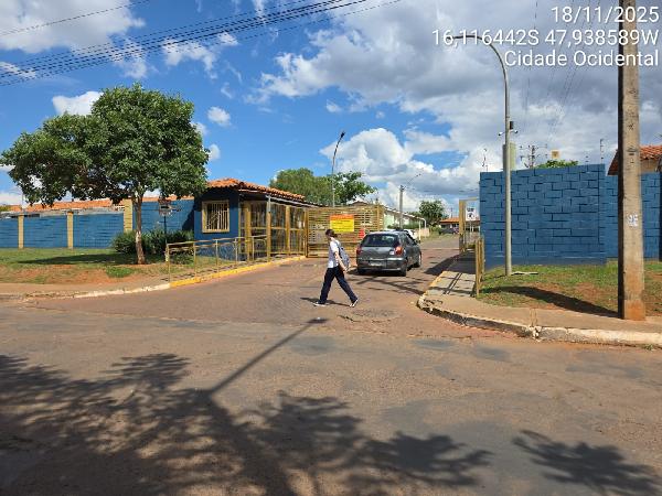 Vende-se em Cidade Ocidental-GO  Casa, 38.70 de área privativa, 84.16 de área do terreno,  2_qto(s), a.serv, WC, 1_sala(s), cozinha, 1_vaga(s) de garagem.