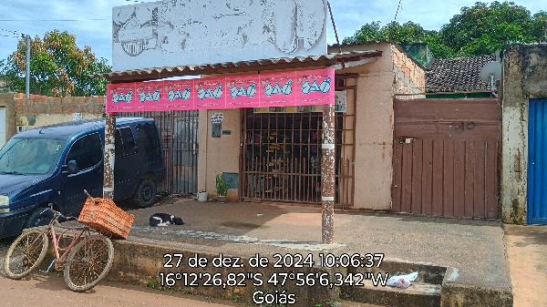 Vende-se em Luziania-GO  Casa, 84.57 de área total, 64.57 de área privativa, 180.00 de área do terreno,  2_qto(s), varanda, a.serv, WC, 1_sala(s), cozinha, 1_vaga(s) de garagem.
