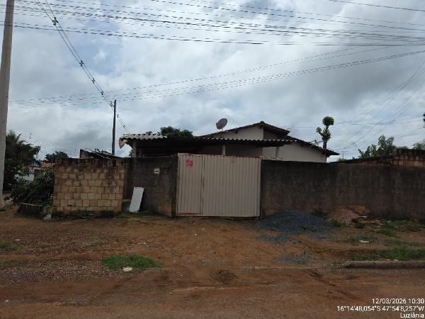 Vende-se em Luziania-GO  Casa, 50.43 de área total, 357.00 de área privativa, 357.00 de área do terreno,  2_qto(s), a.serv, WC, 1_sala(s), cozinha.