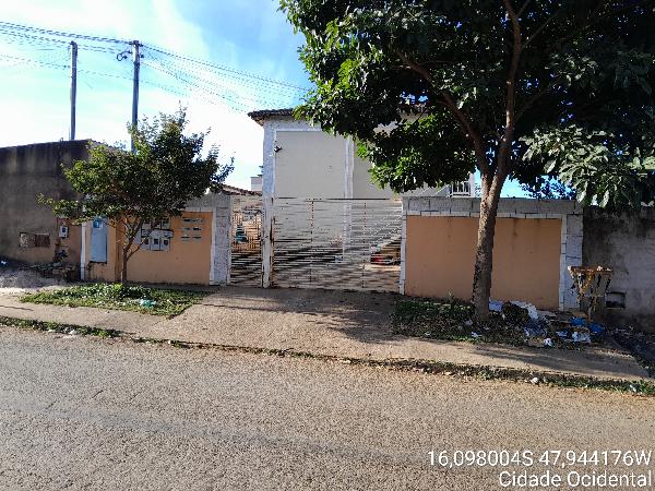 Vende-se em Cidade Ocidental-GO  apto, 90.14 de área total, 55.20 de área privativa,  2_qto(s), varanda, a.serv, WC, 1_sala(s), cozinha.