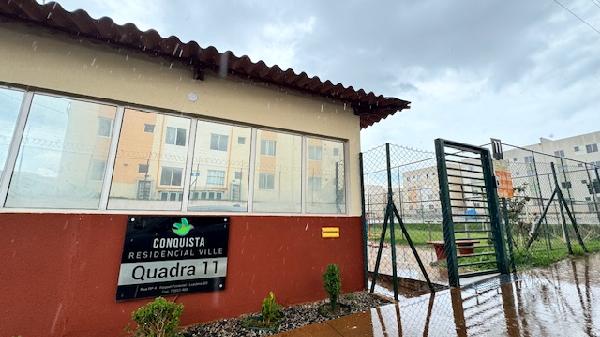 Vende-se em Luziania-GO  apto, 46.23 de área total, 46.23 de área privativa,  2_qto(s), a.serv, WC, 1_sala(s), cozinha.