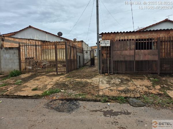 Vende-se em Cidade Ocidental-GO  Casa, 53.28 de área total, 53.28 de área privativa, 140.00 de área do terreno,  2_qto(s), a.serv, WC, 1_sala(s), cozinha, 1_vaga(s) de garagem.
