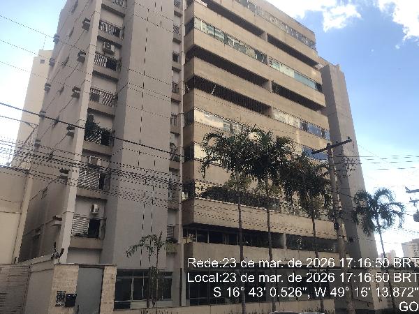 Vende-se em Goiania-GO  apto, 332.29 de área total, 210.27 de área privativa,  4_qto(s), a.serv, WC, WC Emp, 1_sala(s), 1 lavabo(s), DCE, cozinha, 2_vaga(s) de garagem.