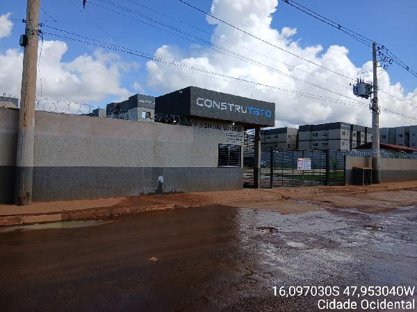 Vende-se em Cidade Ocidental-GO  apto, 73.83 de área total, 41.78 de área privativa,  2_qto(s), a.serv, WC, 1_sala(s), cozinha, 1_vaga(s) de garagem.